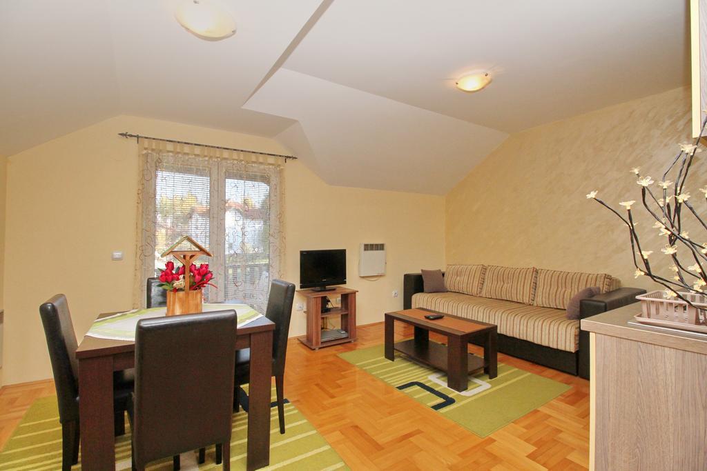 Apartments Vila Velickovic Zlatibor Bagian luar foto