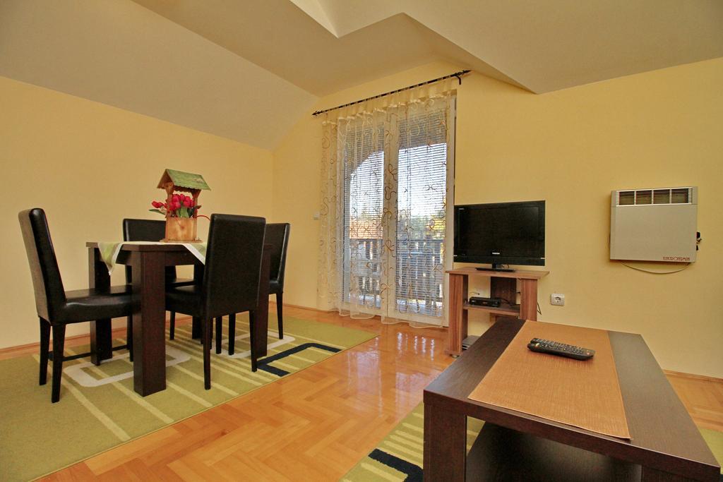 Apartments Vila Velickovic Zlatibor Bagian luar foto